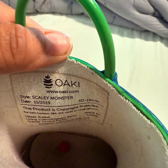 OAKI Rain Boots - Picture 5 of 6